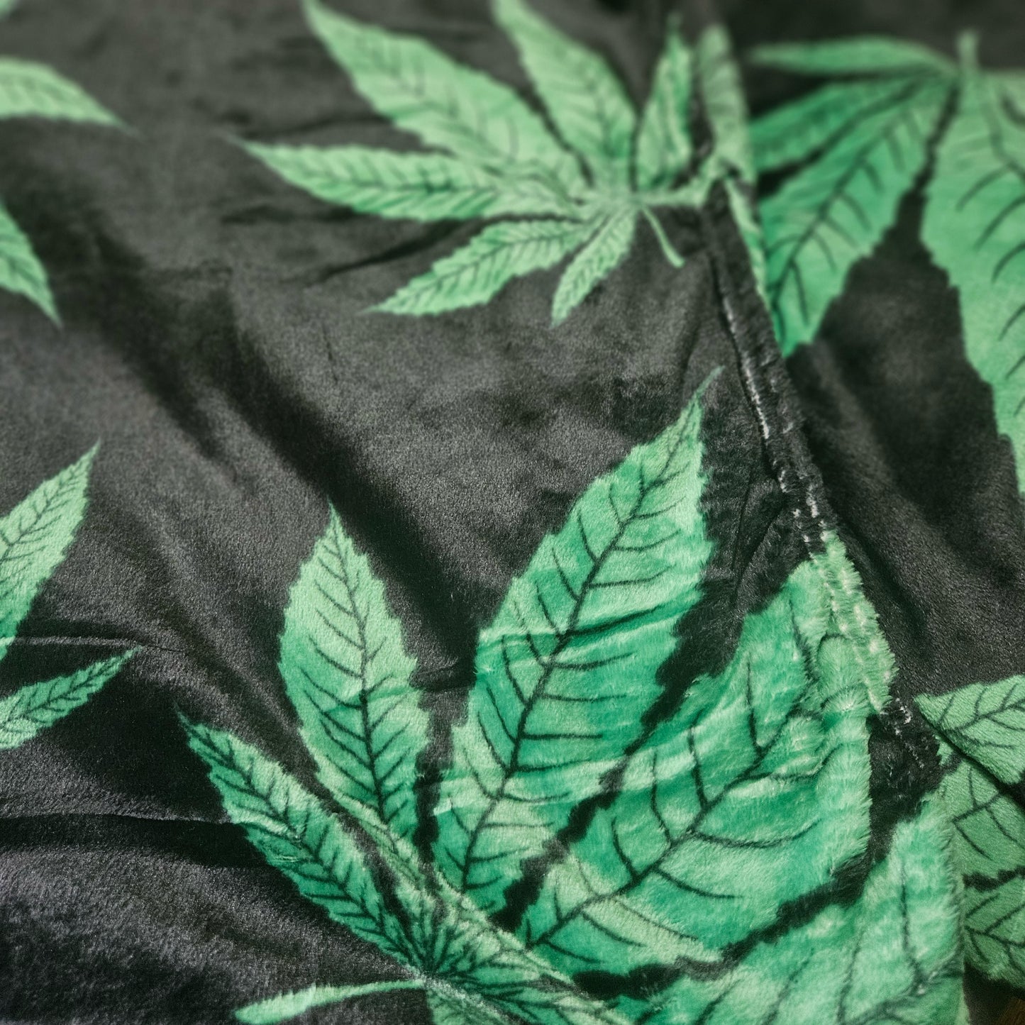 Mary Jane Leaf Blanket